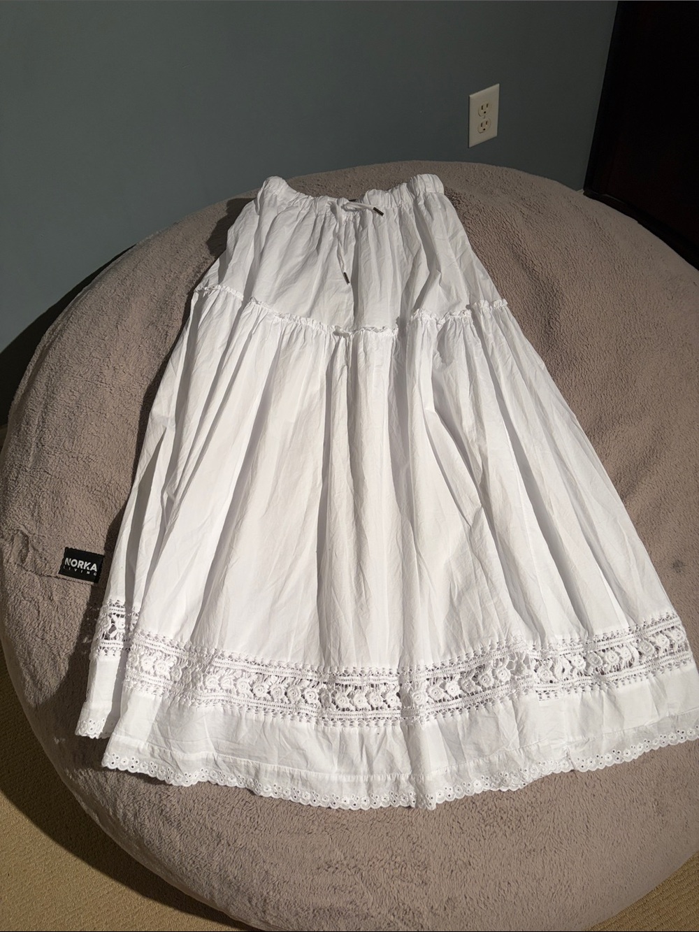 Women’s White Tiered Crochet Hem Skirt